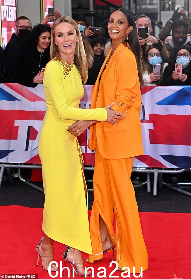 尴尬!内部人士预测这一消息会惹恼阿曼达·霍尔顿 (Amanda Holden) 和阿莱莎·迪克森 (Alesha Dixon),他们威胁要辞职,因为有报道称他的薪水比他们高