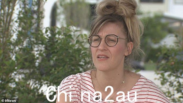 '苦苦挣扎'的单亲妈妈莎拉·邦纳 (Sarah Bonner) 说,直到拍卖后的第二天,她才意识到自己犯了一个代价高昂的错误