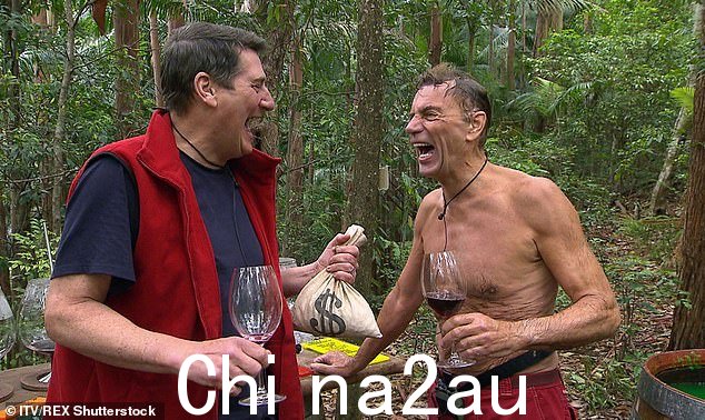 Bannatyne 先生在 2015 年的节目中与 Tony Hadley 合影,他说 Nella 仍然可以扭转局面并获胜,并称这是一个开放的领域