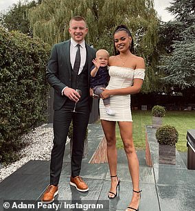 悲伤:亚当·皮蒂 (Adam Peaty) 与女友 Eiriianedd Munro 在一起三年后分手,并为“让伴侣及其儿子失望”而道歉