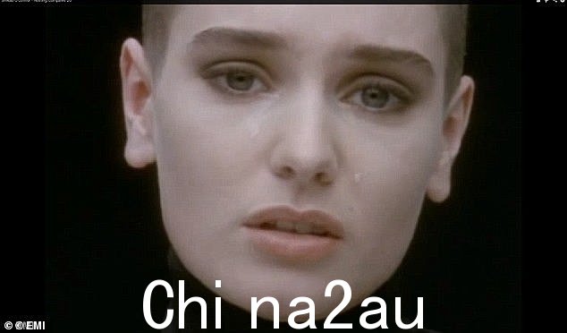 Sinead O'Connor 的国际排行榜冠军歌曲 Nothing Compares 2 U 发行于 1990 年