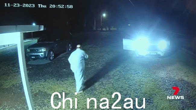 Khaleefa Al Shamari 追着四人也曾试图抢走他的汽车的人。昆士兰警方认为这是一次随机袭击。图片:7News
