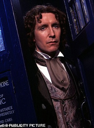 再次返回:1996 年《神秘博士》从电视电影中复活时,Paul McGann 饰演第八任博士