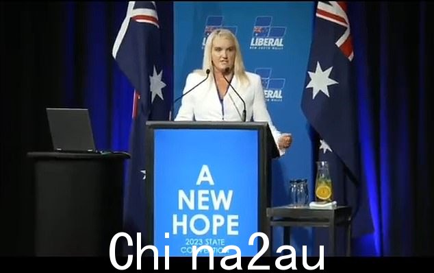 新南威尔士州自由党执行成员 Michelle Bishop(上图)在周六的土地确认过程中遭到嘘声