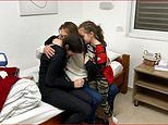 15 岁和 8 岁的姐妹从哈马斯人质地狱获释后与母亲团聚：恐怖组织释放了另外 17 名俘虏 - 其中包括 4 岁的美国女孩，现在必须告诉她她是一名孤儿