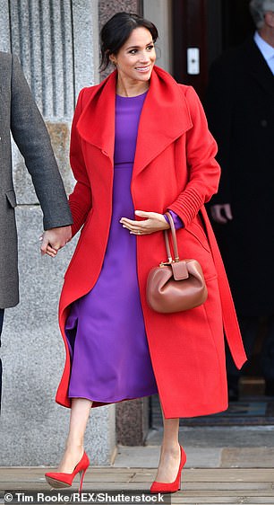 2019 年梅根·马克尔 (Meghan Markle) 在伯肯黑德 (Birkenhead) 的照片