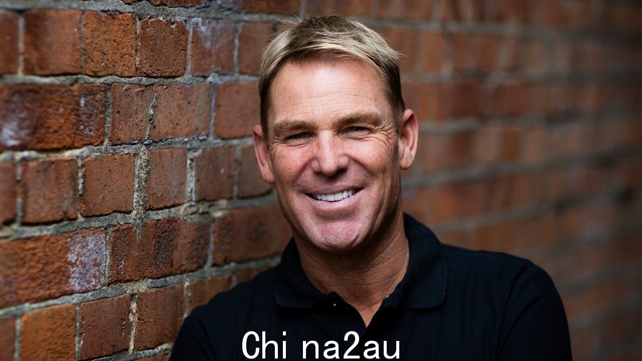 肖恩·沃恩 (Shane Warne) 以其“才华横溢的技能”席卷了板球界” fetchpriority=