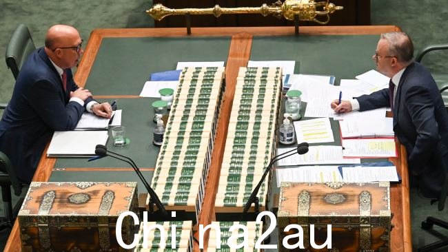 最新的 Newspoll 调查可能有利于反对党领袖 Peter Dutton,因为总理 Anthony Albanese 的支持率跌至 -13%,为选举以来的最低水平。图片:NCA NewsWire / Martin Ollman