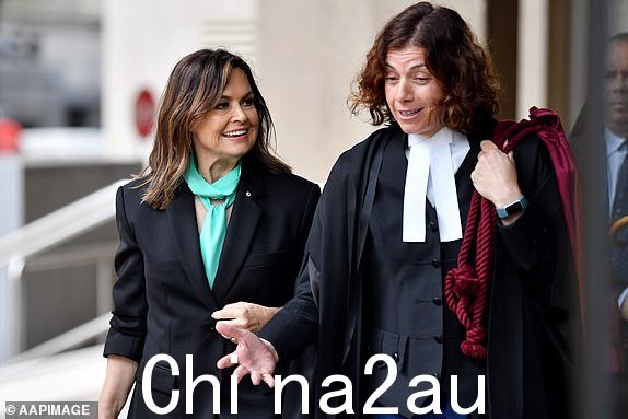Lisa Wilkinson（左）周二抵达悉尼澳大利亚联邦法院， 2023 年 11 月 28 日。（AAP 图片/Bianca De Marchi）无存档