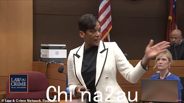 佐治亚州检察官阿德莱恩·洛夫 (Adraine Love) 告诉法庭,这位格莱美奖得主在长达十年的狂欢中通过谋杀、盗窃和劫持来争夺自己的支持,从而积累了毒品、汽车和枪支