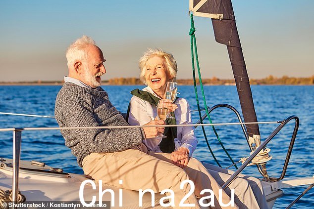 汉密尔顿家族继续打破了“滑雪的有毒神话”,称婴儿潮一代因囤积金融资源而受到谩骂,而应为代际财富的大规模转移负责