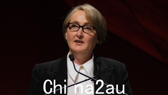 澳洲航空首席执行官 Vanessa Hudson 在 11 月份的航空公司年度股东大会上发表讲话。图片:NCA NewsWire / Luis Ascui