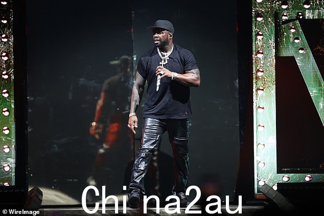 说唱歌手,真名 Curtis James Jackson III,在悉尼 Qudos Bank Arena 表演