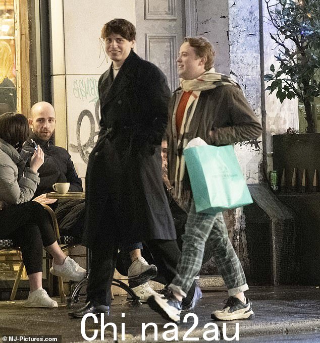 “我以为我们一周前就正式了,但亨利昨晚发布了一些东西,所以我们又正式了,”乔丹说“class