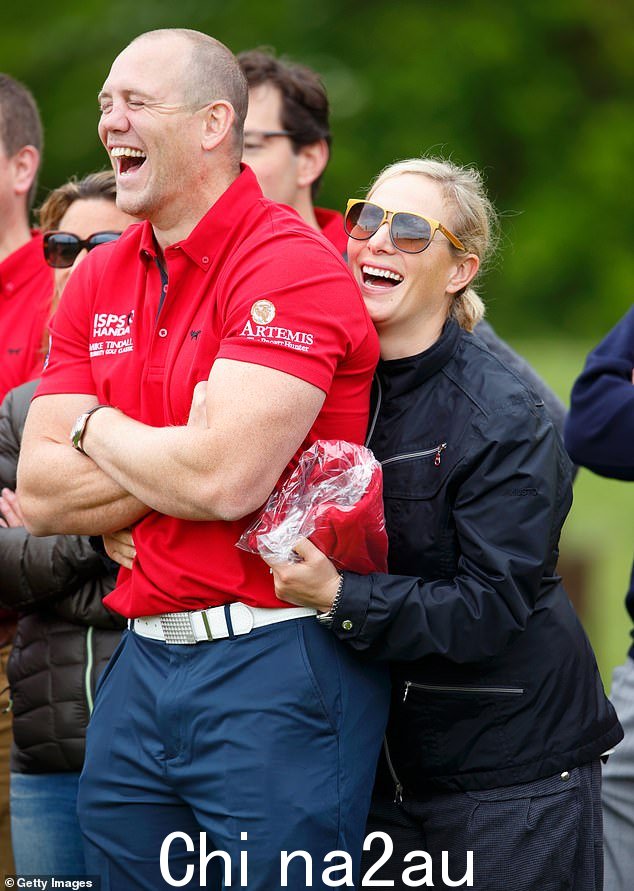 Mike 和 Zara Tindall 都具有令人捧腹的幽默感,正如 2015 年名人高尔夫赛事中所展示的那样