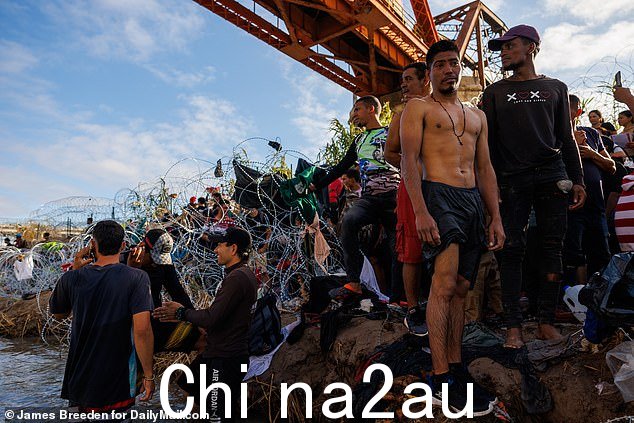 我们大多数人现在生活在两个美洲之一 - 红色或蓝色,偏执或觉醒 - 但几乎我们所有人都不敢说出我们真正的想法或感受。这就是为什么 2016 年特朗普当选和英国脱欧令两国建制派精英措手不及。