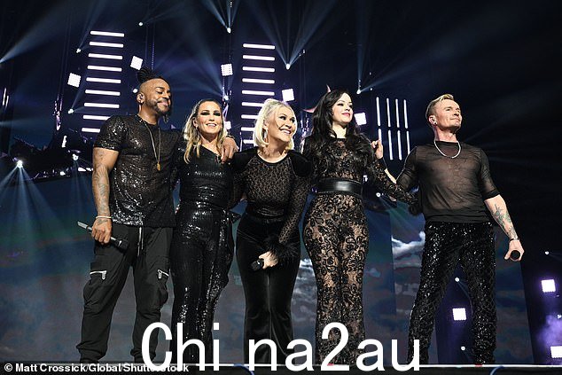 Rita、Raye 和 Zara 与 Take That、S Club、(如图)Rudimental、Joel Corry、Sam Ryder 和 Jazz 一起在周日加入