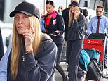 最好的报复就是好看!托妮·科莱特 (Toni Collette) 与克劳迪娅·卡万 (Claudia Karvan) 确认新恋情后,她回到澳大利亚的家中,展示了她令人惊叹的新面貌。”/>最好的报复就是看起来不错!托妮·科莱特 (Toni Collette) 回到澳大利亚时,展示了她令人惊叹的新面貌澳大利亚前夫确认与克劳迪娅·卡万(Claudia Karvan)新恋情<img loading=