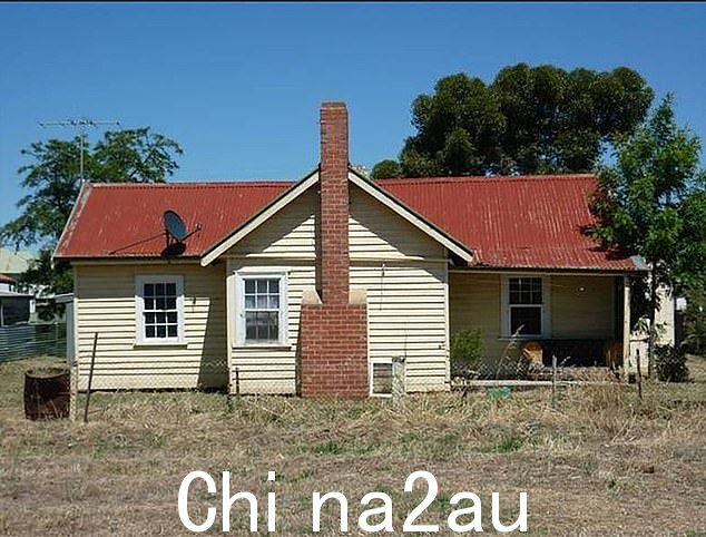维多利亚时代小镇的三居室住宅以便宜的价格上市