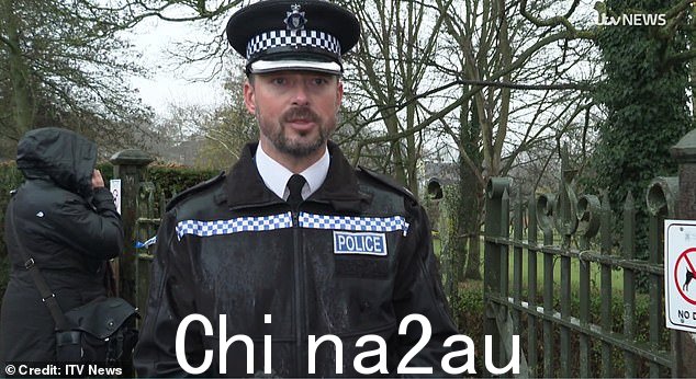 诺维奇警长韦斯·霍尼戈尔德警长(如图)表示,三个孩子的母亲的失踪“不符合性格”