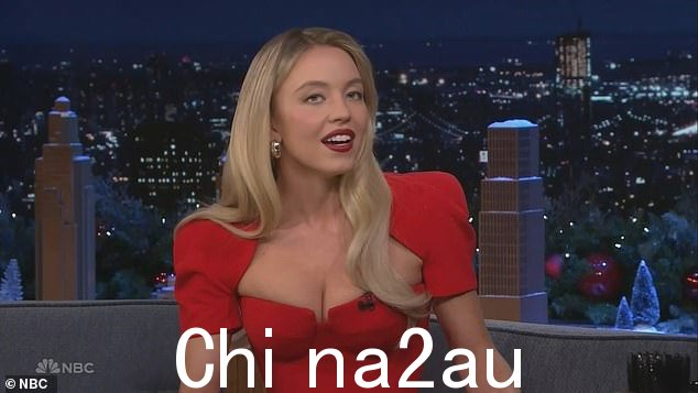 悉尼·斯威尼 (Sydney Sweeney) 透露,她在澳大利亚拍摄浪漫喜剧时被猎人蜘蛛咬伤,唯一的联合主演格伦·鲍威尔 (Glen Powell) 意识到她没有在表演