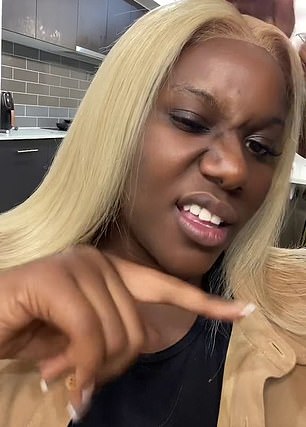 图为另一个 TikTok 视频中的 Kandava 女士