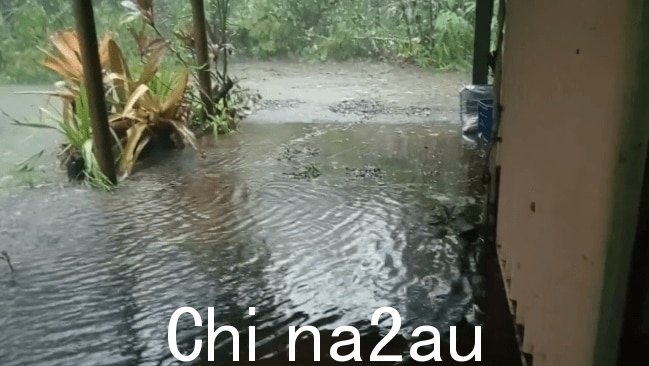 The周三晚上，前气旋贾斯珀登陆后，气象局发布了丹特里河和莫斯曼河洪水泛滥的消息。图片：Facebook
