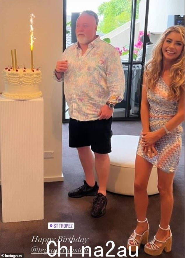 凯尔的照片似乎都将他的头贴在一个比冲击运动员更苗条的男人身上。本月与妻子 Tegan Kynaston 合影