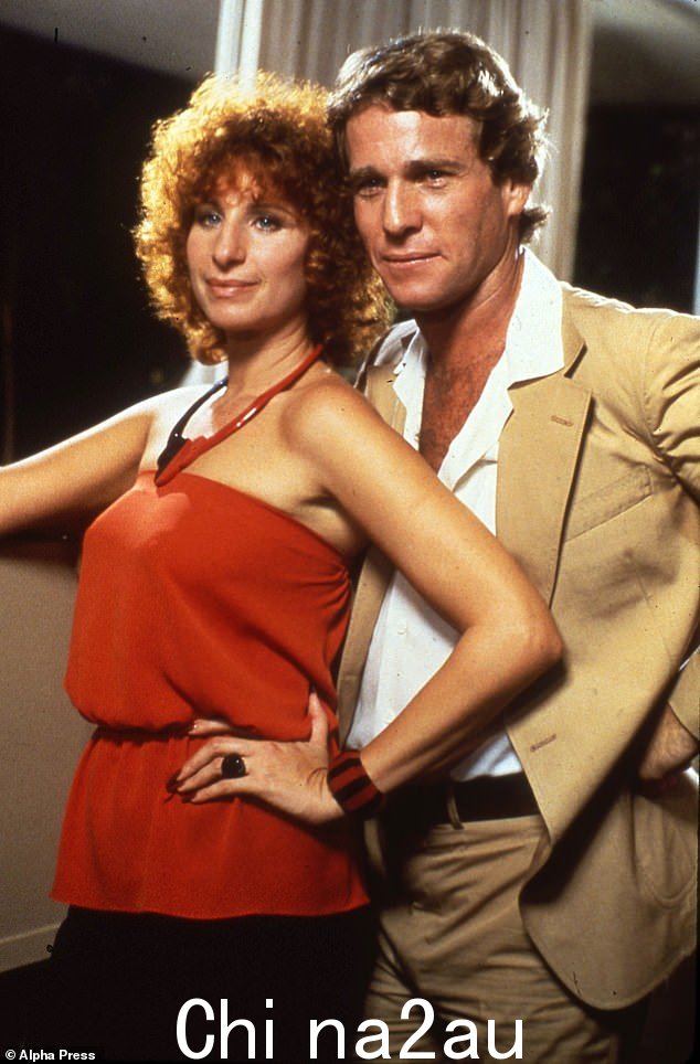 Barbra 与已故 Ryan O'Neal 一起出演 1979 年的 The Main Event
