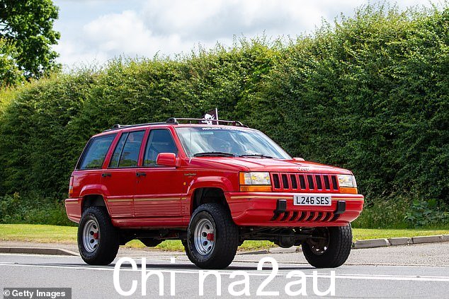 据报道,伦敦市长在《每日电讯报》获得的一封信中表示,他反对车辆(通常是四驱车和皮卡车)前往前线