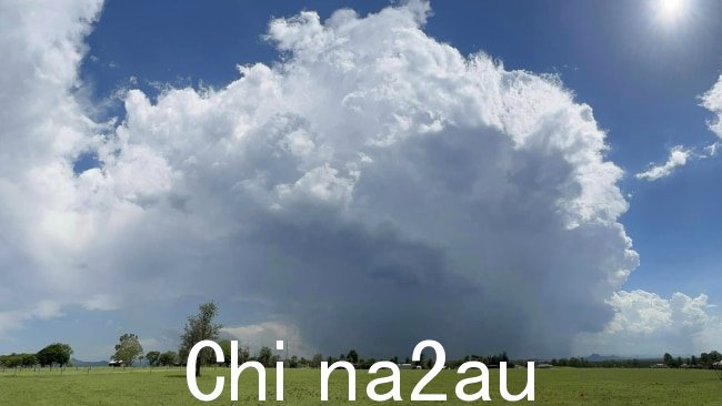 奇怪的云层也在风景区的上方被发现。图片：Facebook