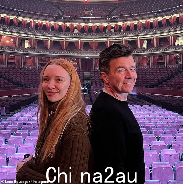 Rick Astley 和 Lene 有一个女儿 Emilie,她是丹麦的一名景观园丁(如图)