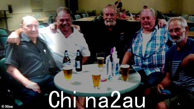 来自 Cowra 的 Ray Padgett(左)是今年在新南威尔士州道路上丧生的 10 人之一