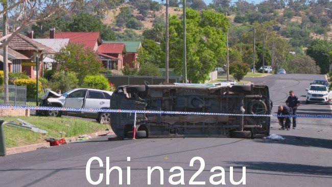 新南威尔士州道路上度过了一个恐怖的周末，一辆公共巴士和一辆汽车在考拉相撞，造成十人死亡，其中包括一名 84 岁男子身亡。图片：九新闻