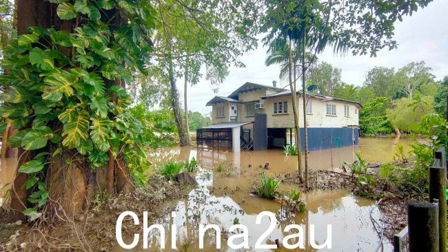 大规模降雨导致凯恩斯周边地区出现严重洪涝，引发对当地人福祉的广泛担忧在危险的条件下。图片：澳大利亚新闻集团