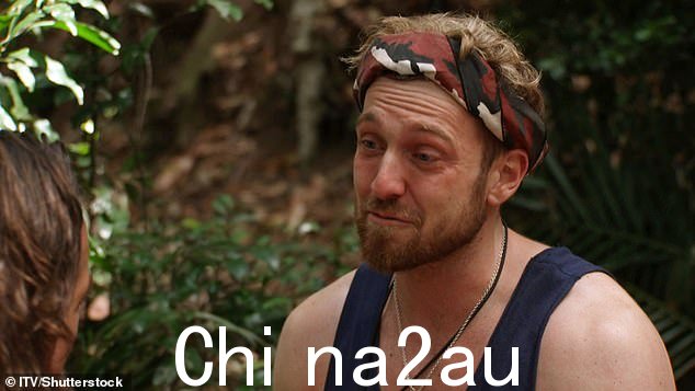 Sam 在 ITV 节目开始前隔离了一个星期,他说在见到营友并进入营地后,他变得“不知所措”,导致他“全面恐慌发作”” =