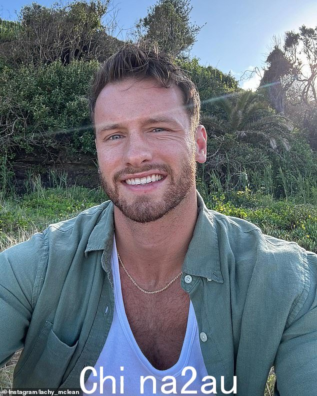 Lachlan Mclean 是一位来自北部海滩的 27 岁模特和影响者,他承认自己存在承诺问题。他形容自己是一个“情人男孩”,他很高兴单身,但仍然保持单身如果他能得到爱和陪伴的前景