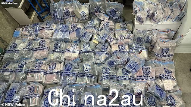警方称,在接到举报后,他们从一间公寓查获了价值超过 10 亿美元的可卡因