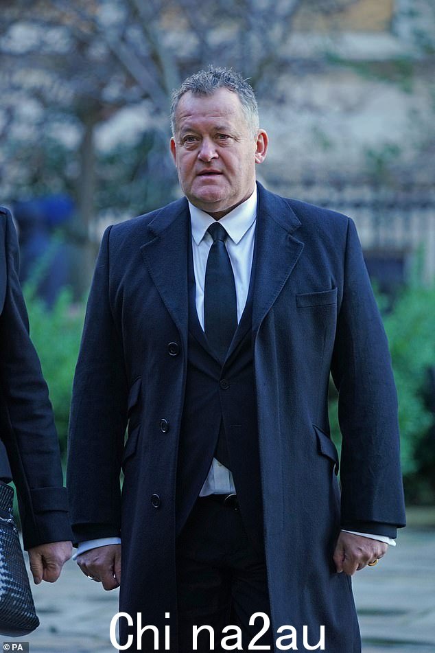 保罗·伯勒尔 (Paul Burrel) 在周二迪安·沙利文 (Dean Sullivan) 的葬礼后透露,这位布鲁克赛德明星和威尔士王妃戴安娜 (Diana) 之间的友谊正在萌芽,并“让她开怀大笑”