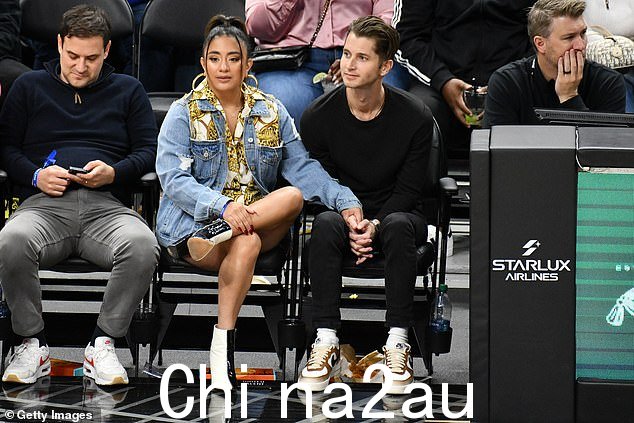 “这是我一生中最美好的一天。这太棒了,真的太棒了,”这位 30 岁的流行歌星在音乐高管提议后几分钟接受《人物》杂志采访时说道。