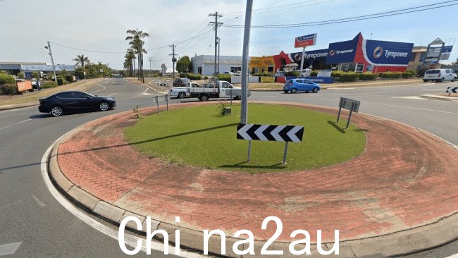 电动自行车骑手在美芝路之间的环形交叉路口被撞和船港大道。图片:Google