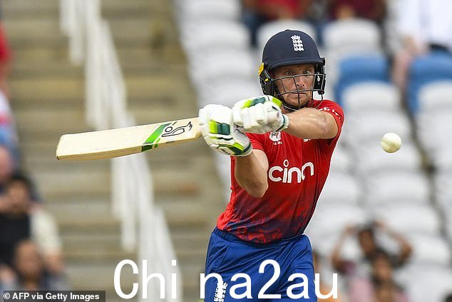 英格兰队乔斯·巴特勒周末在塔鲁巴举行的第四场 T20 比赛中出击