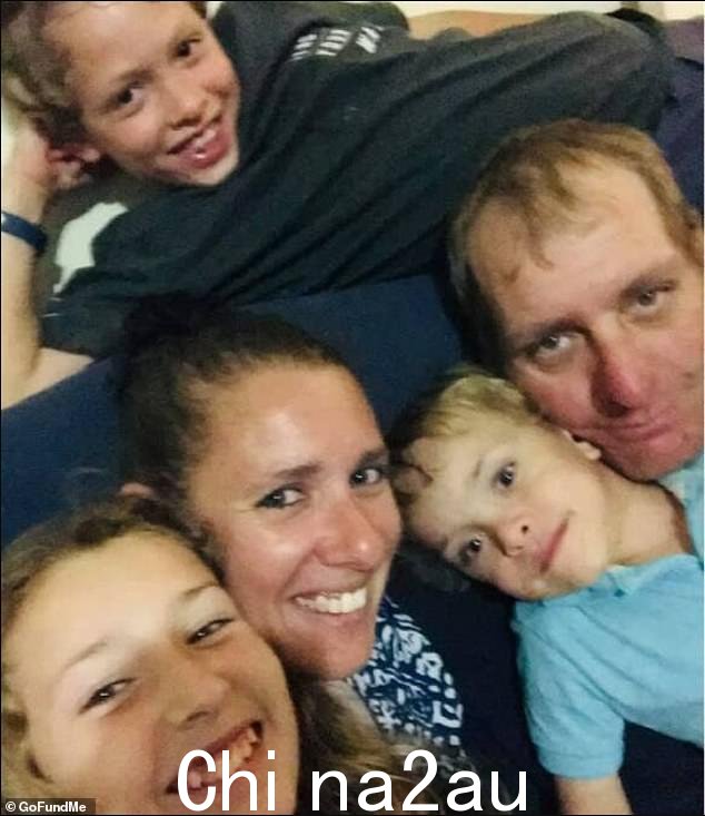John Stanton,40 岁和 Trish O'Brien,38 岁,在周六的一场车祸中丧生。他们留下了三个孩子