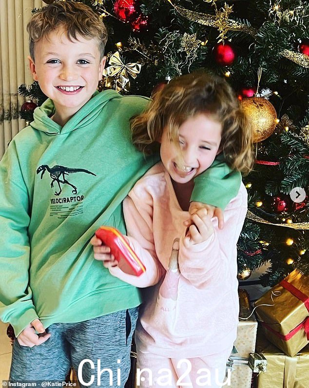 失踪的是她与第三任丈夫 Kieran Hayler 的两个最小的孩子:10 岁的 Jett Hayler 和 9 岁的 Bunny Hayler(均拍摄于 2022 年)