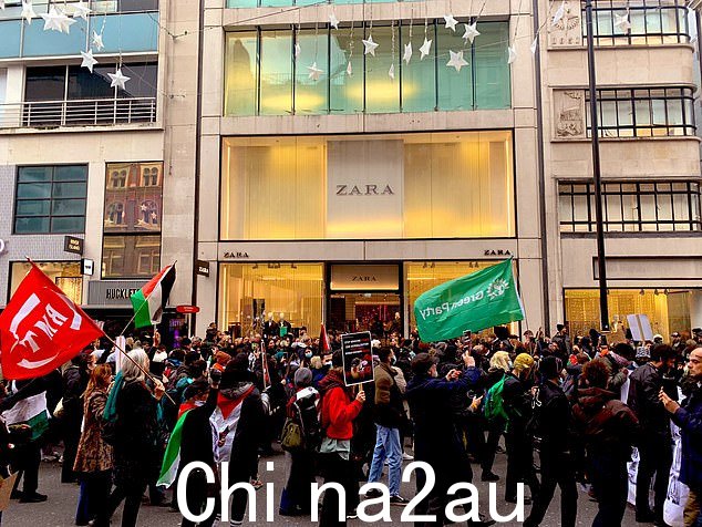 Zara 商店是牛津街成为亲巴勒斯坦抗议者的目标,商店被迫关闭。游行中的一些人高呼:“Zara,Zara,你无法隐藏,停止支持种族灭绝”