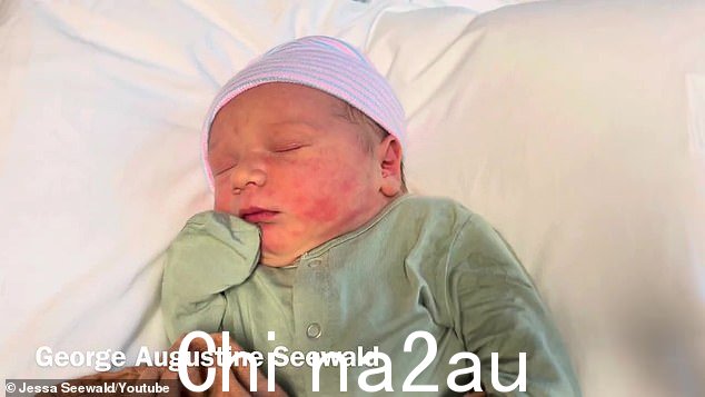 婴儿的名字是 George Augustine Seewald。杰莎在记录婴儿出生的 YouTube 视频的画外音中指出,“我认为这听起来是一个响亮的名字。我认为这个名字很合适”