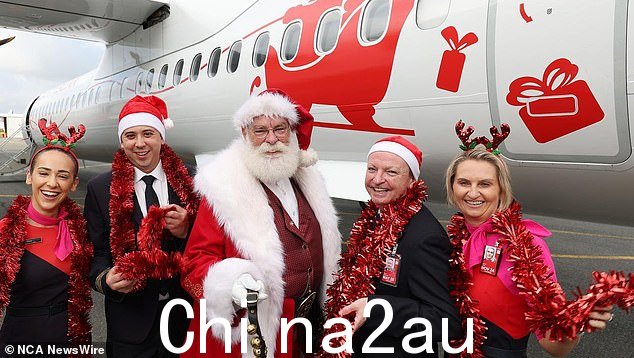 鲍勃·卡特 (Bob Katter) 声称澳洲航空在其著名的商务舱休息室之一冷落传统圣诞颂歌后,指责澳洲航空反基督教