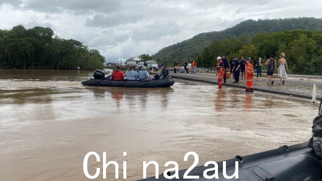 总理感谢澳大利亚国防军人员并发来信息对那些从远北昆士兰洪水中恢复的人表示乐观。图片：X，Richard Marles