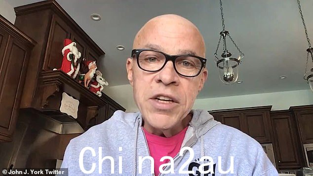 York 在持续的健康斗争中表达了对粉丝的感激之情:“我每天都能感受到你们的拥抱,我非常感谢你们”