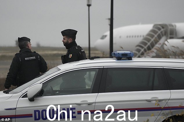 传奇航空 A340 飞机周四在从阿拉伯联合酋长国富查伊拉机场飞往尼加拉瓜马那瓜的途中在瓦特里停留加油